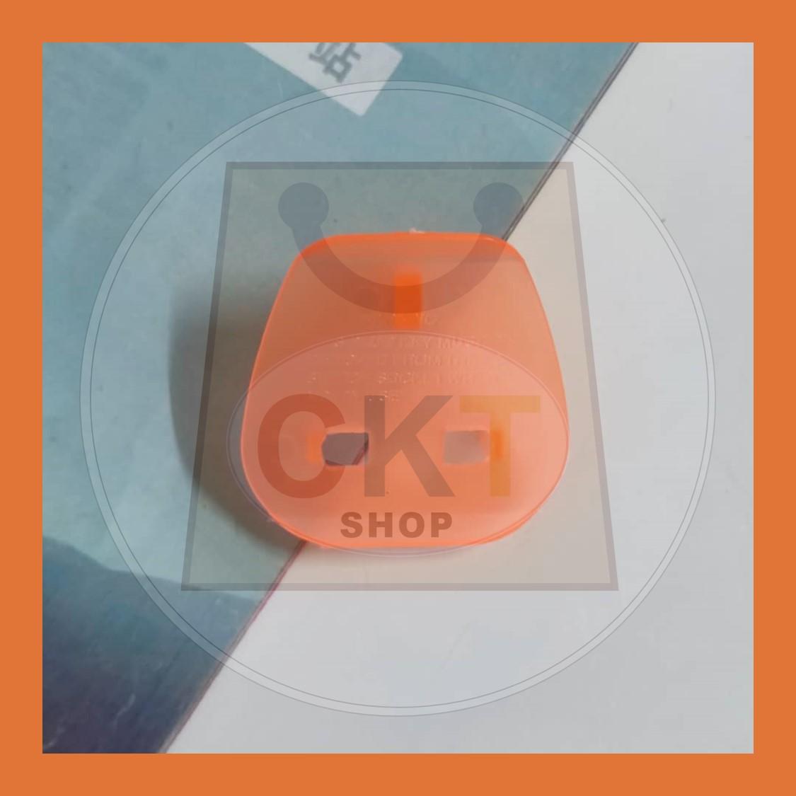 Colourful 13A Safety Switch Socket Plug Key 2 Pin to 3 Pin Converter